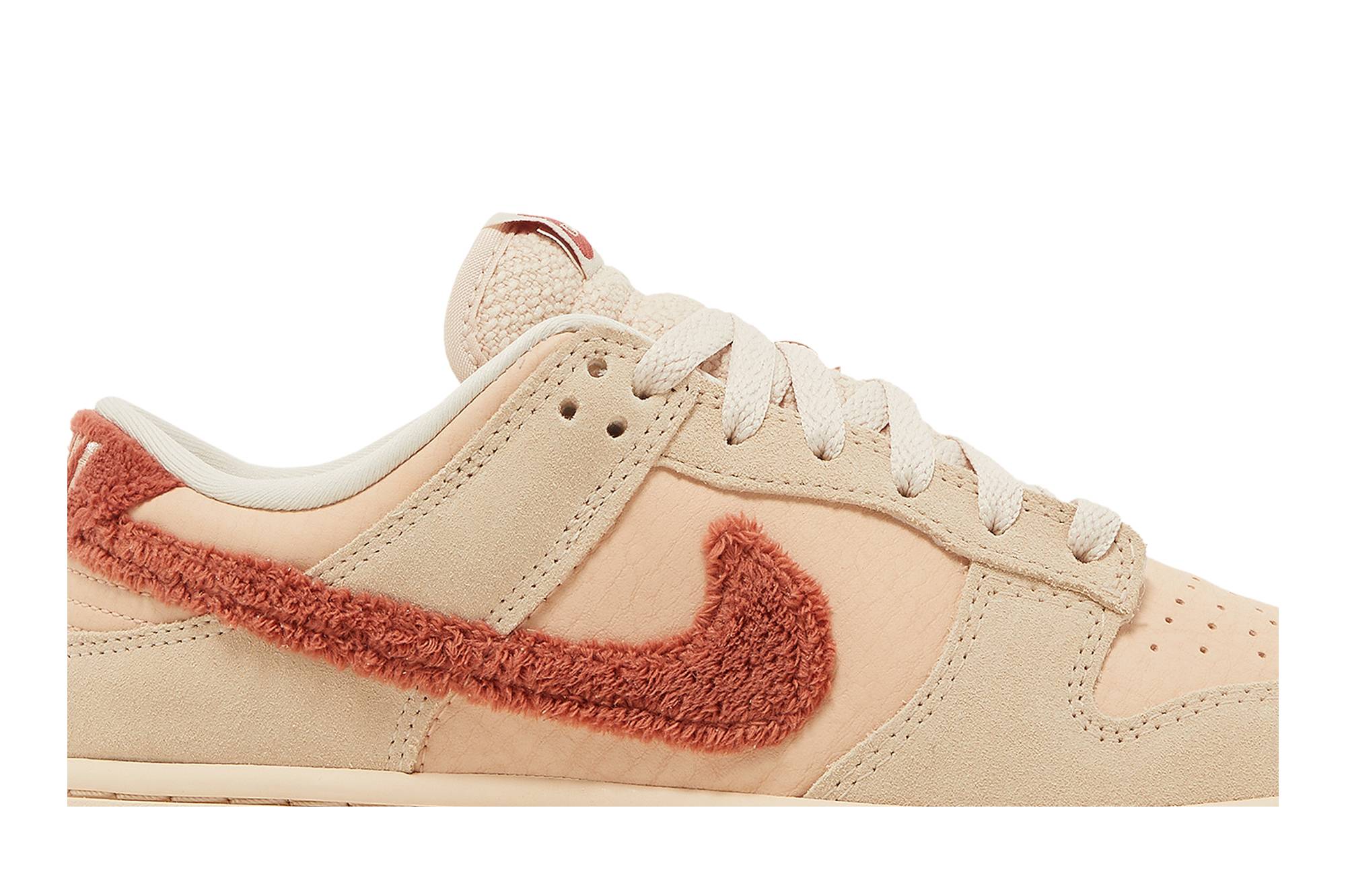(Women) Nike Dunk Low ‚Terry Swoosh‘