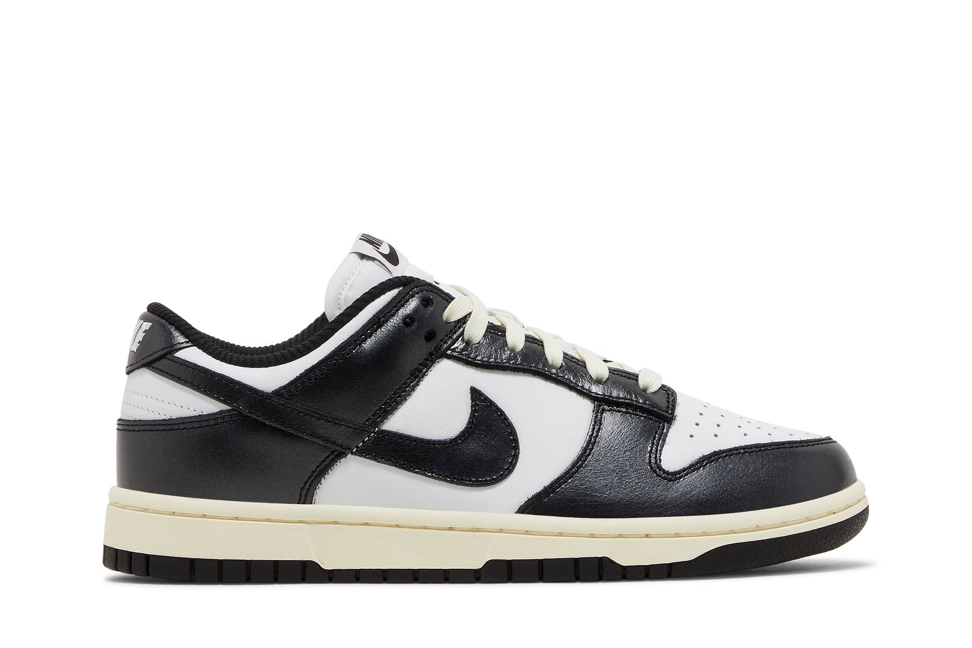 (Women) Nike Dunk Low ‚Vintage Panda‘