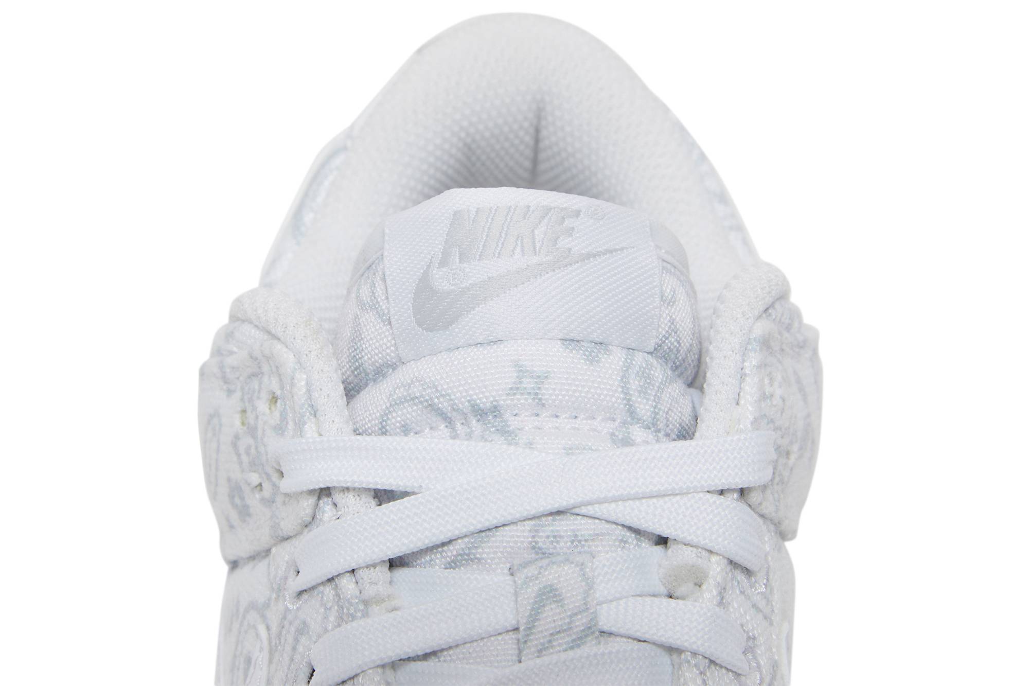 (Women) Nike Dunk Low ‚White Paisley‘
