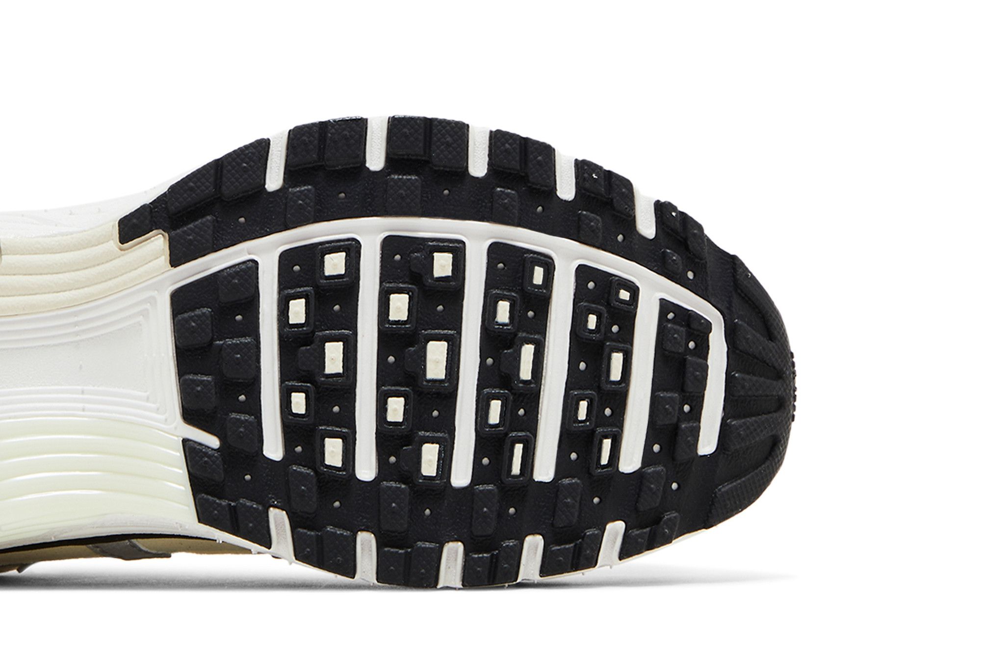 (Women) Nike P-6000 ‚Coconut Milk Metallic Silver‘