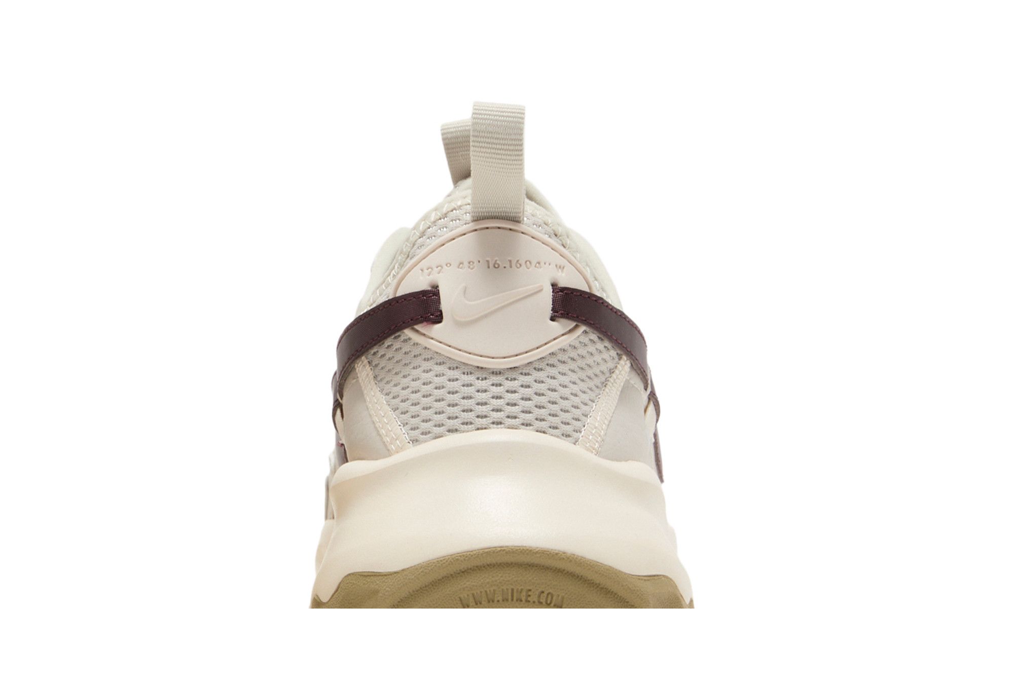 (Women) Nike TC 7900 ‚Light Bone Burgundy Crush‘