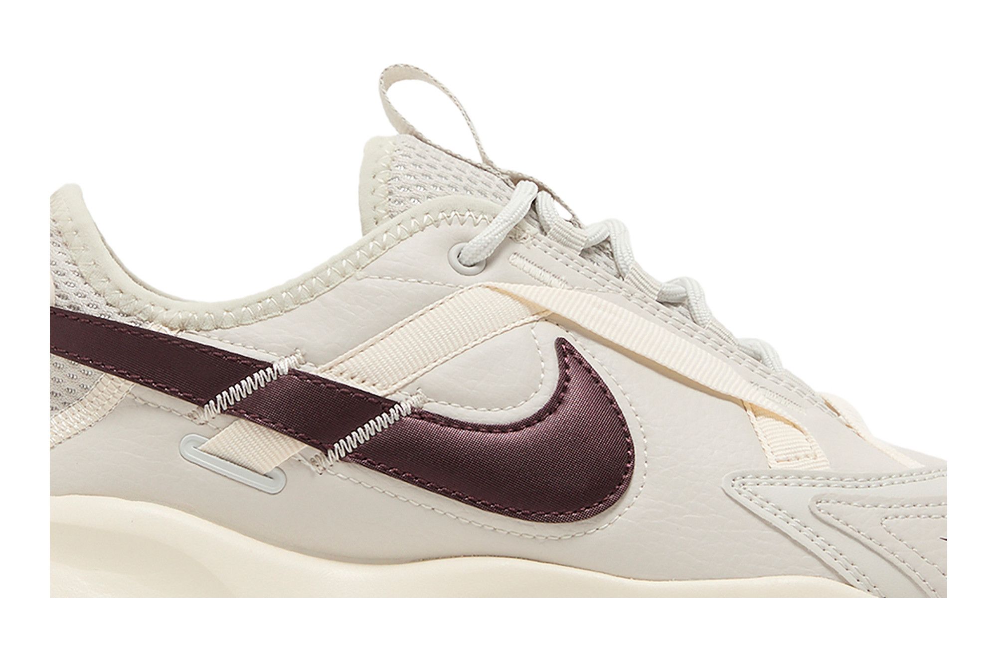 (Women) Nike TC 7900 ‚Light Bone Burgundy Crush‘