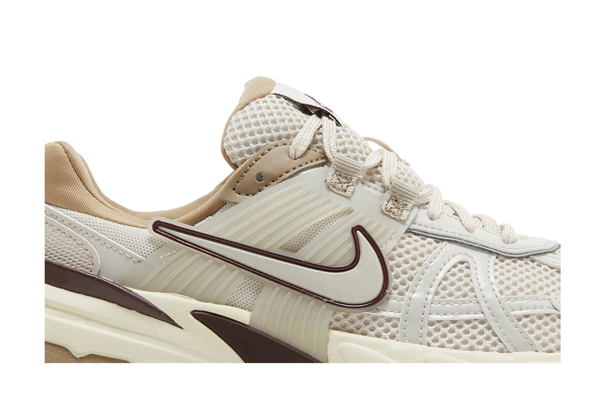 (Women) Nike V2K Run Light ‚Orewood Brown‘