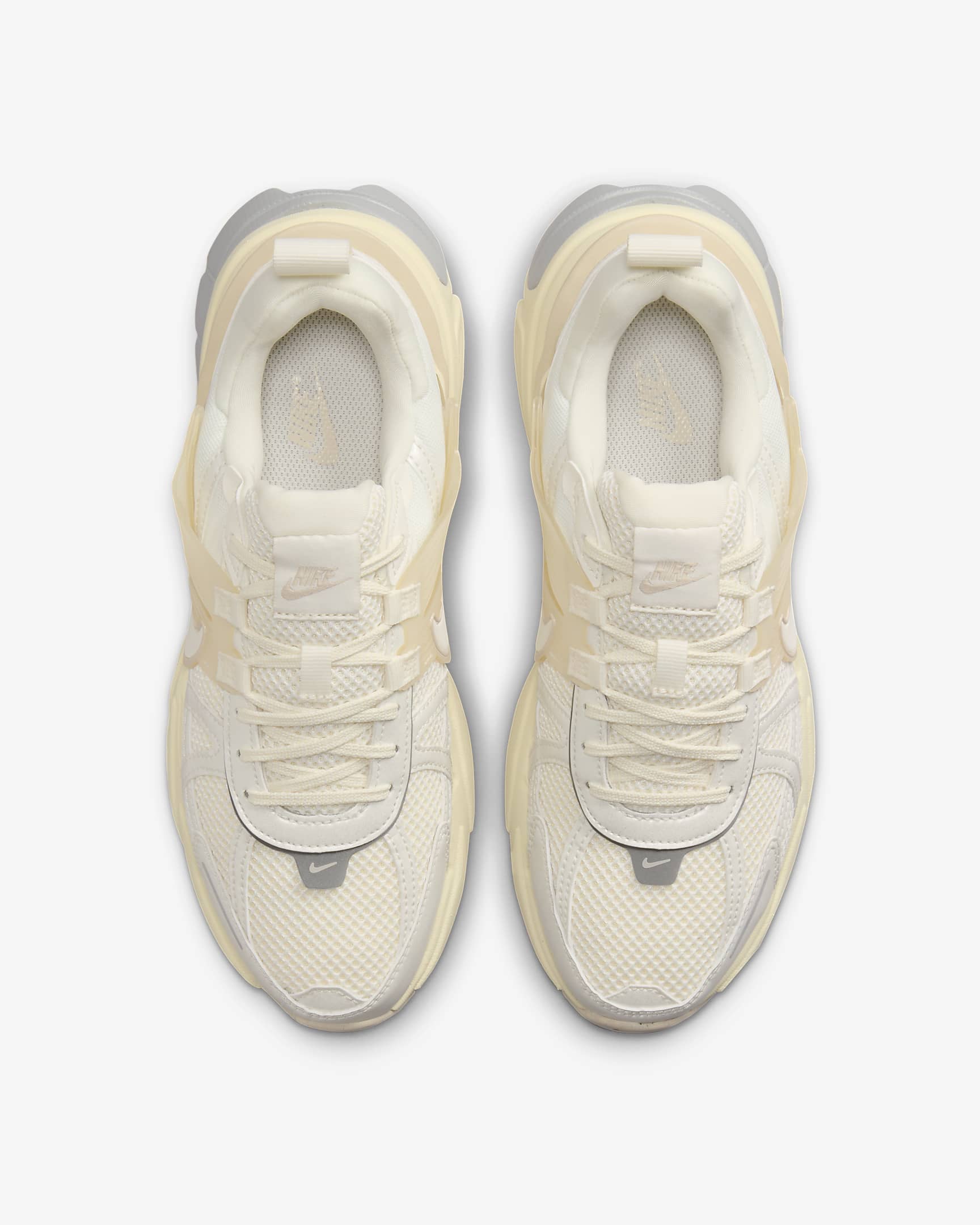 (Women) Nike V2K Run ‚Pale Ivory Coconut‘