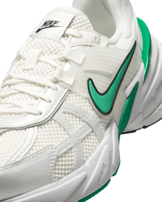 (Women) Nike V2K Run ‚Sail Stadium Green Pale Ivory Black‘
