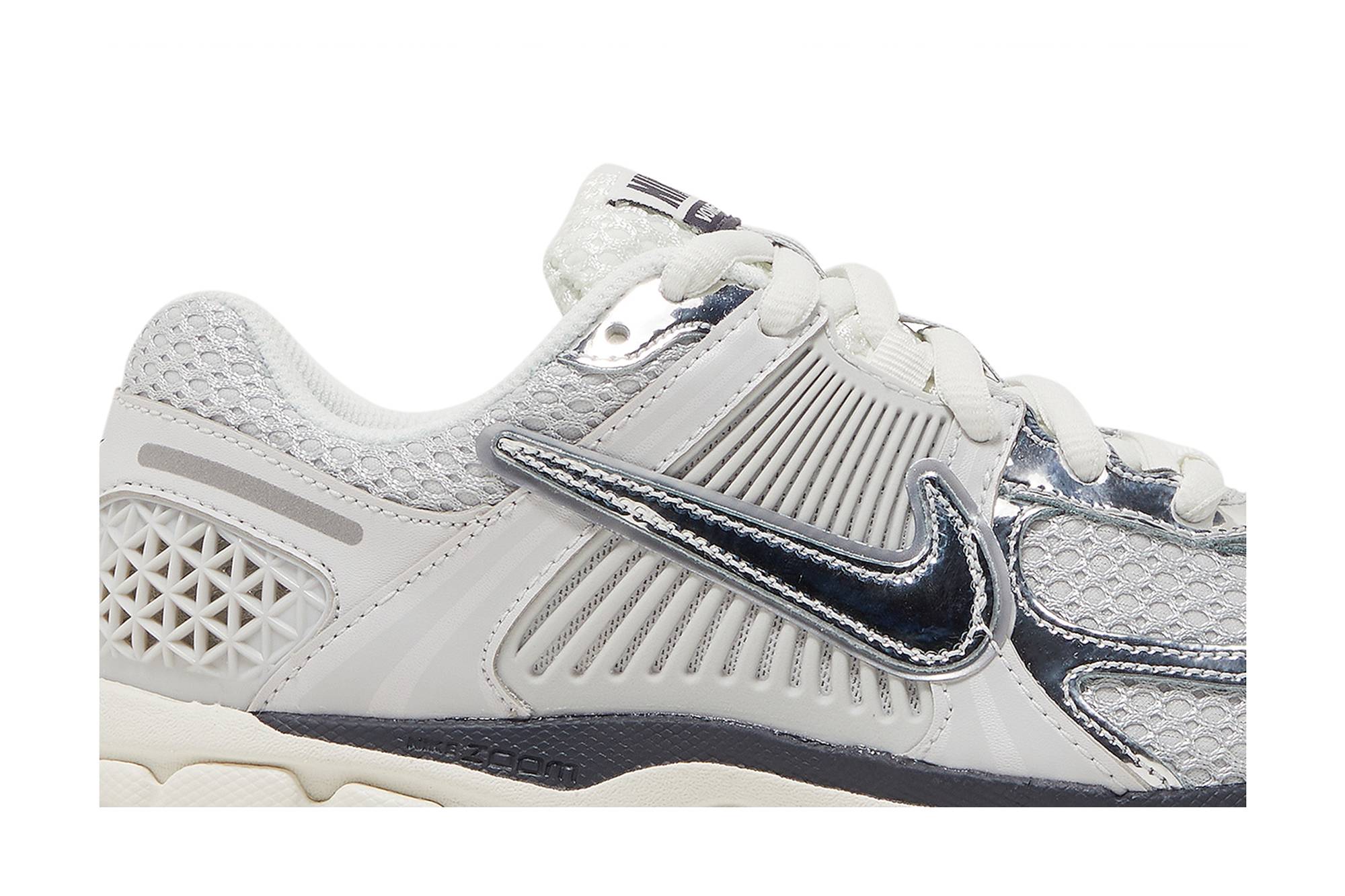 (Women) Nike Zoom Vomero 5 ‚Photon Dust‘