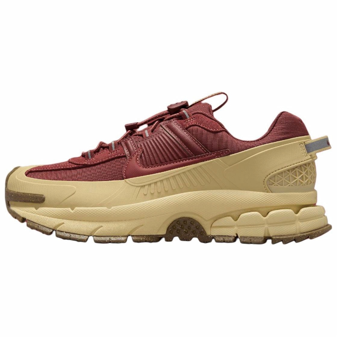 (Women) Nike Zoom Vomero Roam ‚Team Red Gold‘