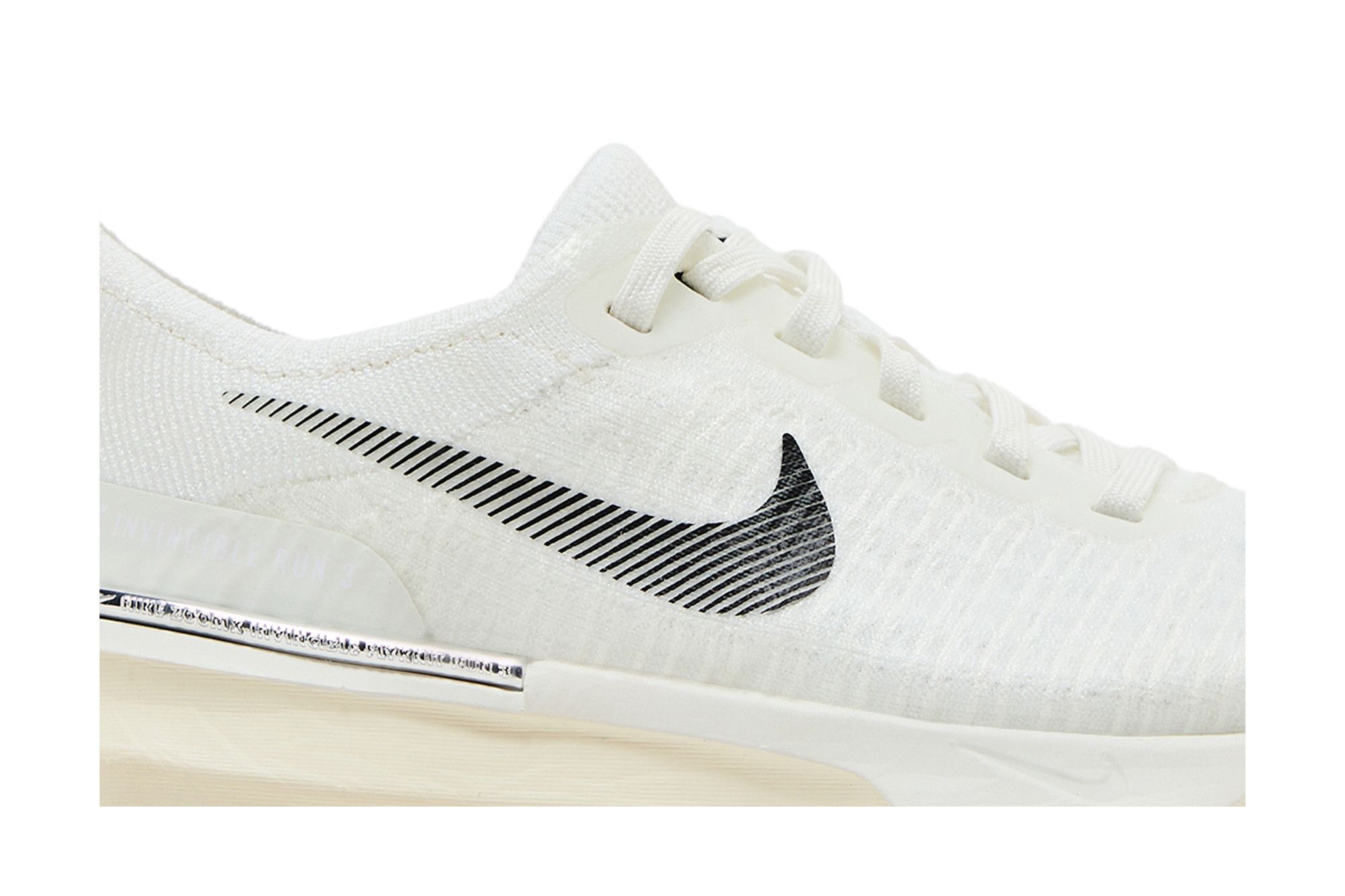 (Women) Nike ZoomX Invincible 3 Extra Wide ‚Summit White Black‘