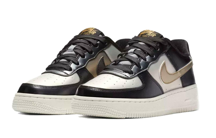 (Youth) Nike Air Force 1 Low LV8 ‚Metallic Cool Grey‘