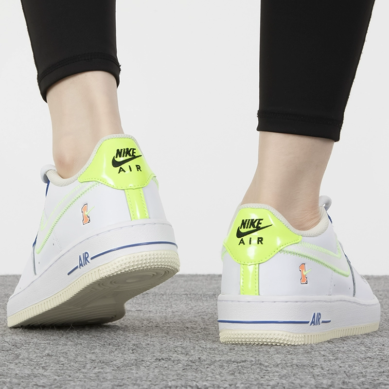 (Youth) Nike Air Force 1 LV8 ‚Player One - Ghost Green‘